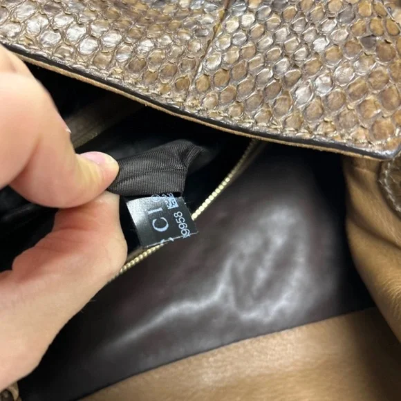 GUCCI Authentic Limited Edition Python Leather Handbag
UltraLuxury Design Piece - Picture 11 of 14